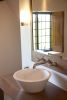images/interiors/Bathroom3_03.jpg